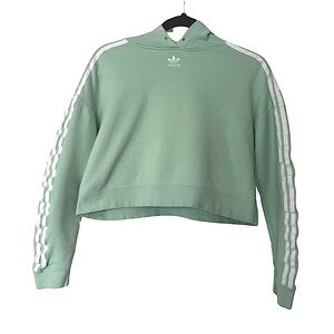 Cropped Adidas Sweatshirt